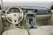 VOLVO V60 Cross Country 2.0 D [D4] Kinetic Geartronic (2015–)